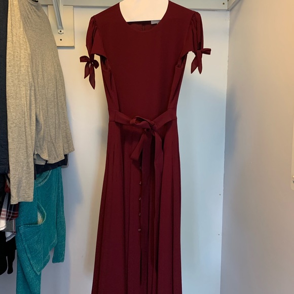 Gal Meets Glam Oxblood Bette Pleated Midi Dress - Picture 2 of 4